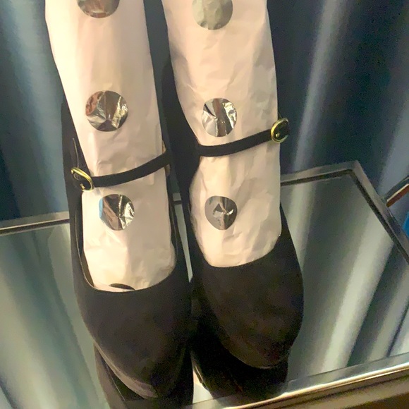 JustFab Black Velvet Platform Mary Jane’s NEW! - Picture 4 of 5